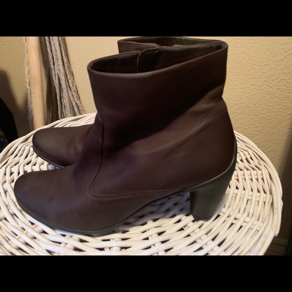 Ecco leather boots